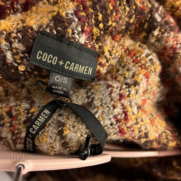 Poncho - Picture 4 of 4